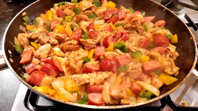 One-Pot Exotic Pasta with Chicken and Sausages
