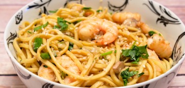 Spicy Asian Noodles with Shrimps and Mushrooms